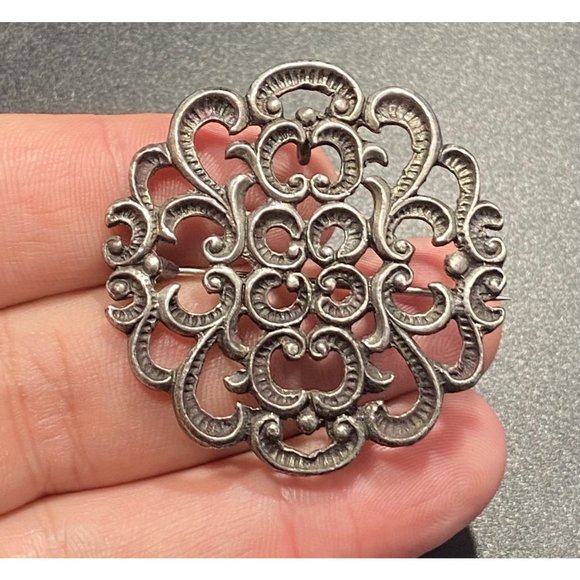 Vintage Sterling Silver Filigree Brooch Pendant Round Ornate Swirled 1 3/4 in - Picture 1 of 7